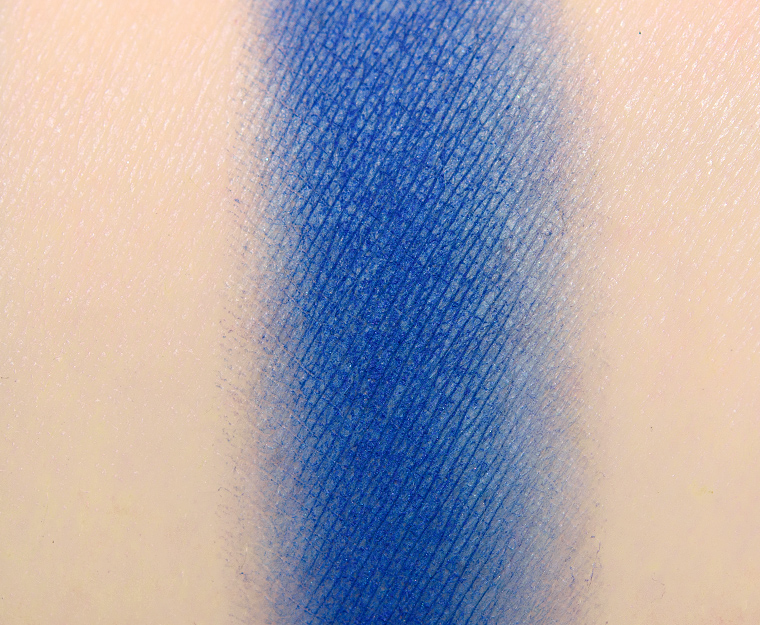 <p class="text-center">Ace Beaute Blue Clam Pressed Pigment</p>