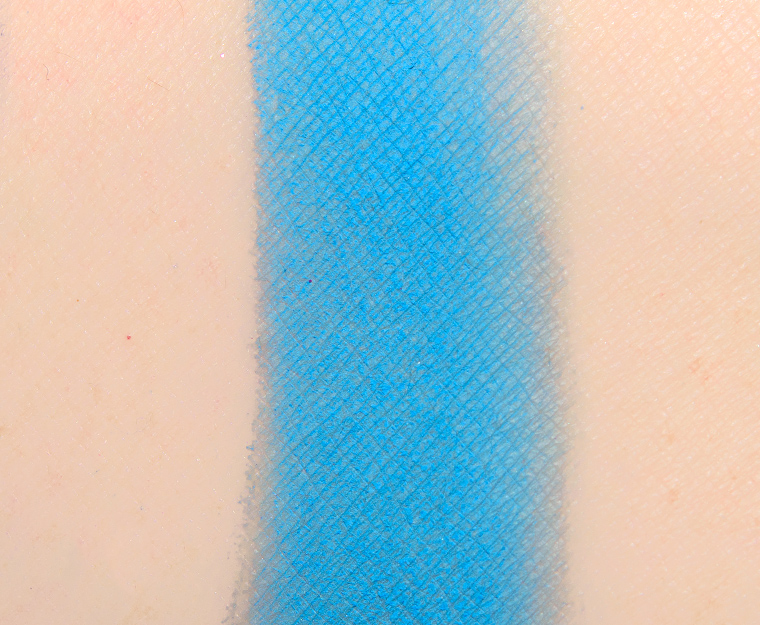 <p class="text-center">Ace Beaute Bluebell Pressed Pigment</p>