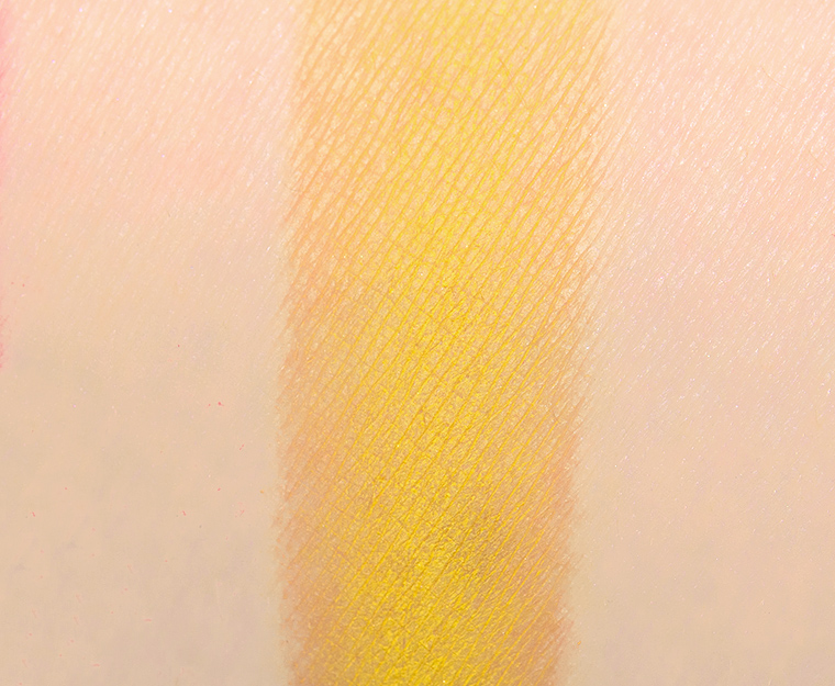 <p class="text-center">Ace Beaute Daffodil Eyeshadow</p>