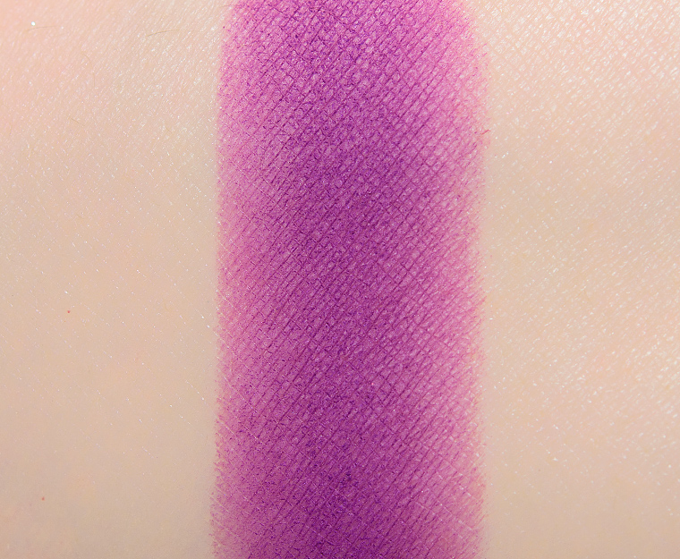 <p class="text-center">Ace Beaute Dusk Pressed Pigment</p>