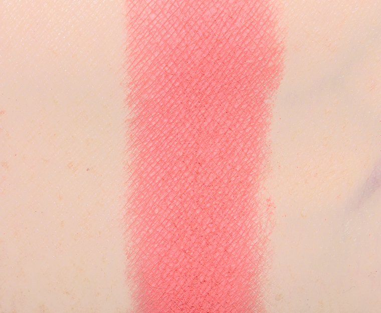 <p class="text-center">Ace Beaute Flamingo Pressed Pigment</p>