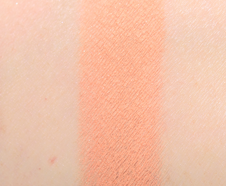 <p class="text-center">Ace Beaute Gardenia Pressed Pigment</p>