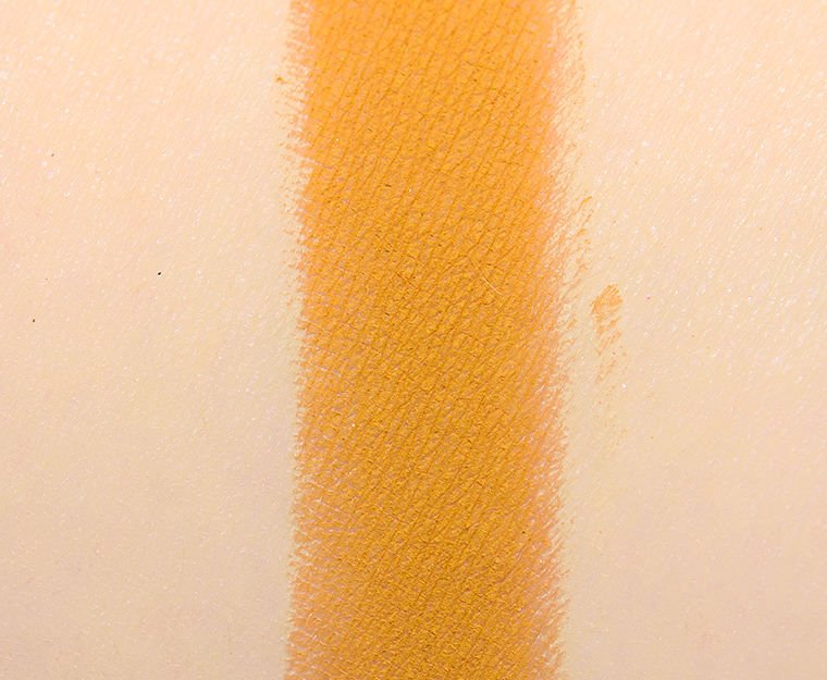 <p class="text-center">Ace Beaute Khaki Pressed Pigment</p>