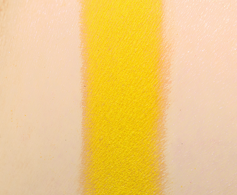 <p class="text-center">Ace Beaute Mango Eyeshadow</p>