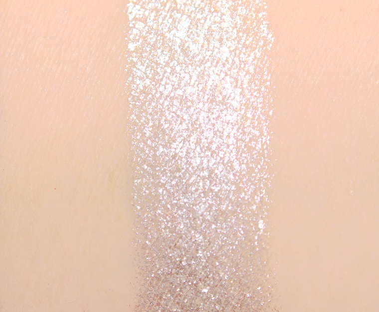<p class="text-center">Ace Beaute Moon Glow Eyeshadow</p>