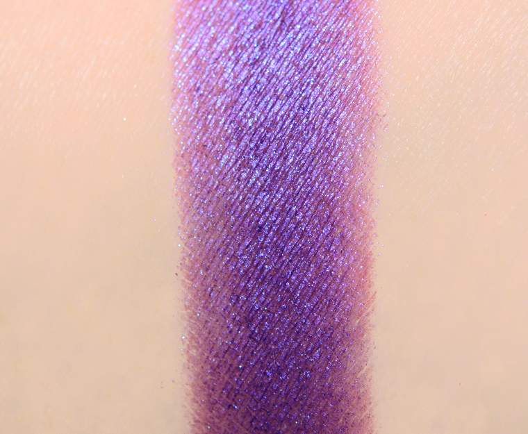 <p class="text-center">Ace Beaute Night Sky Pressed Pigment</p>