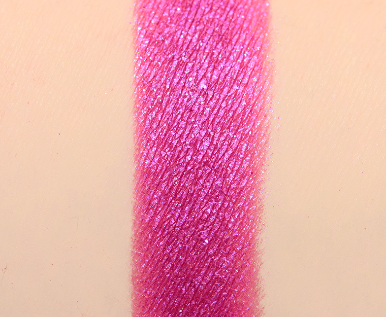 <p class="text-center">Ace Beaute Peacock Pressed Pigment</p>