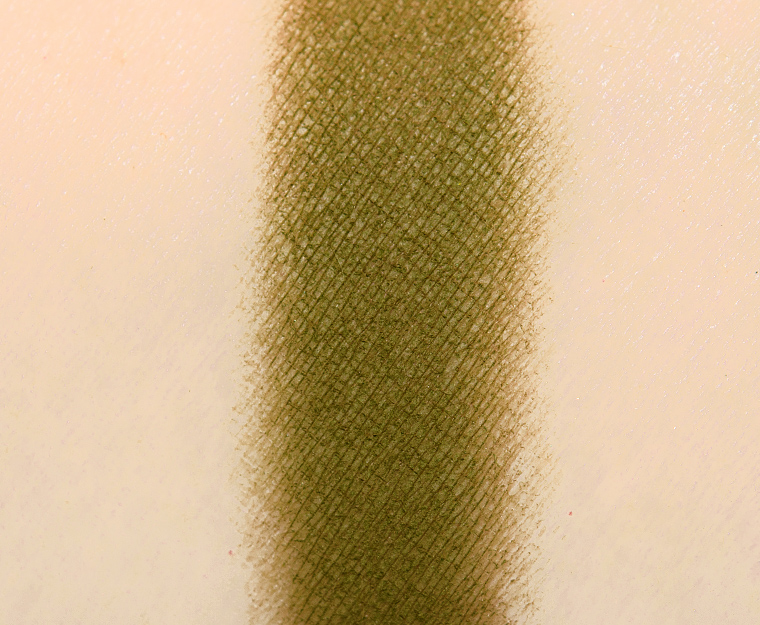 <p class="text-center">Ace Beaute Pickle Pressed Pigment</p>