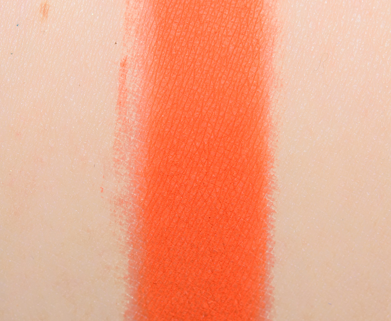 <p class="text-center">Ace Beaute Pumpkin Pressed Pigment</p>