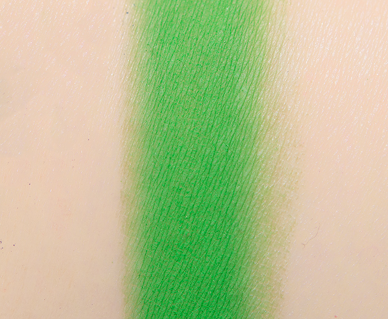 <p class="text-center">Ace Beaute Seagrass Eyeshadow</p>