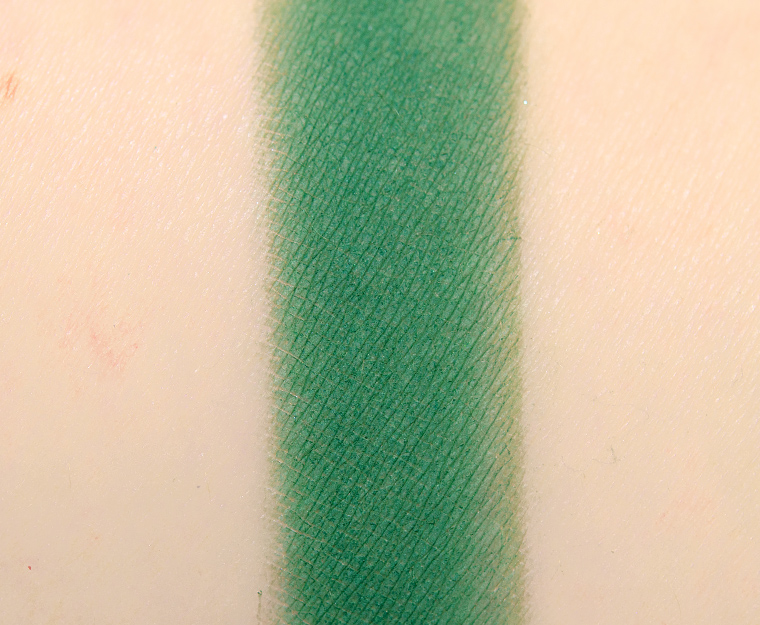 <p class="text-center">Ace Beaute Turtle Eyeshadow</p>