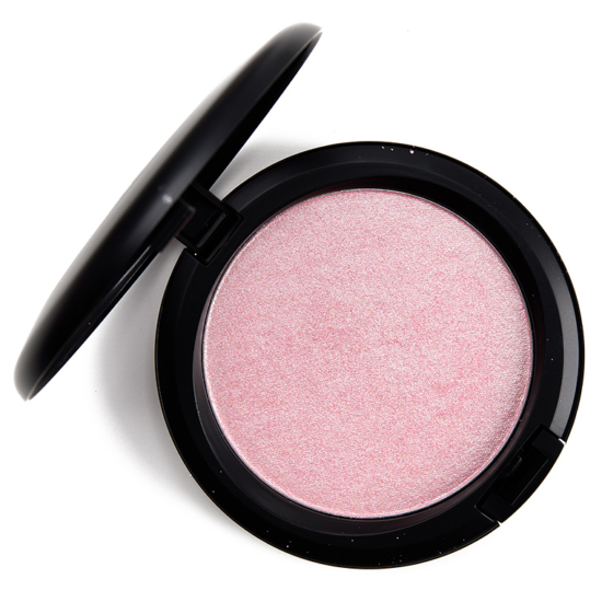 Give Me Glow You Wanna Peach of Me Pressed Highlighter