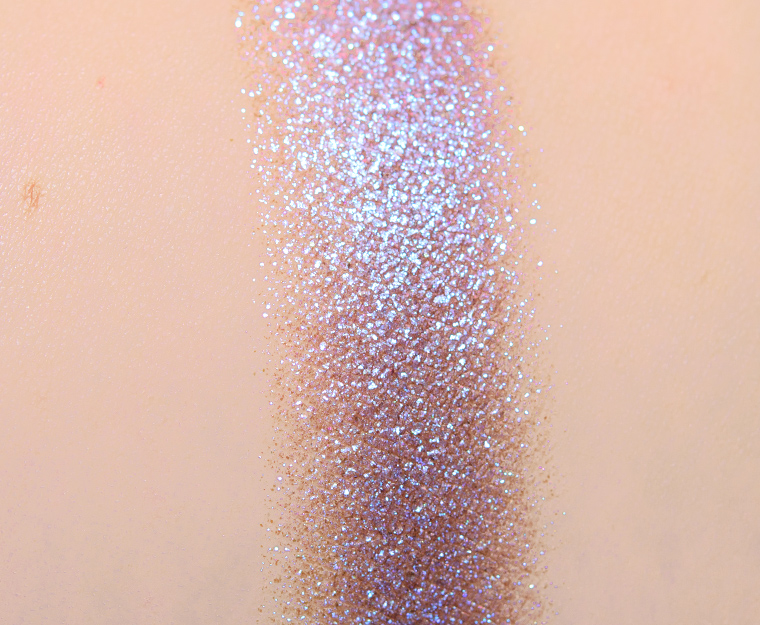 <p class="text-center">Huda Beauty Cosmic Love Eyeshadow</p>