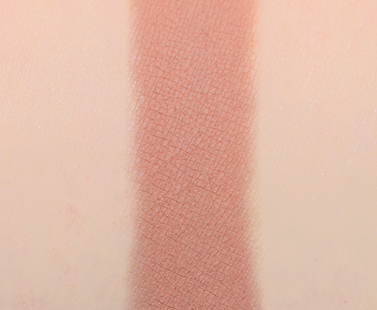 <p class="text-center">Natasha Denona Glam Light (413CM) Creamy Matte Eye Shadow</p>
