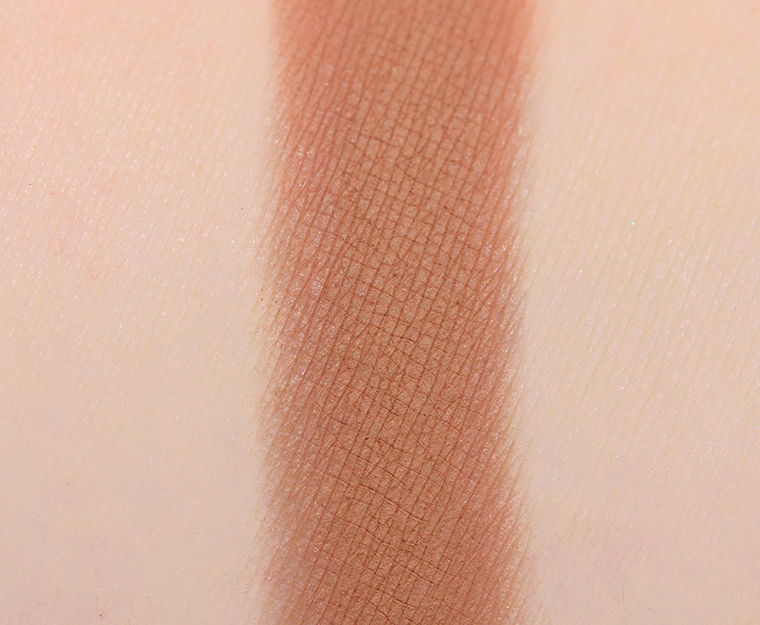 <p class="text-center">Natasha Denona Glam Light (414CM) Creamy Matte Eye Shadow</p>