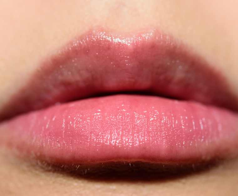 <p class="text-center">Chanel Dreamy White (912) Rouge Coco Baume Tinted Lip Balm</p>