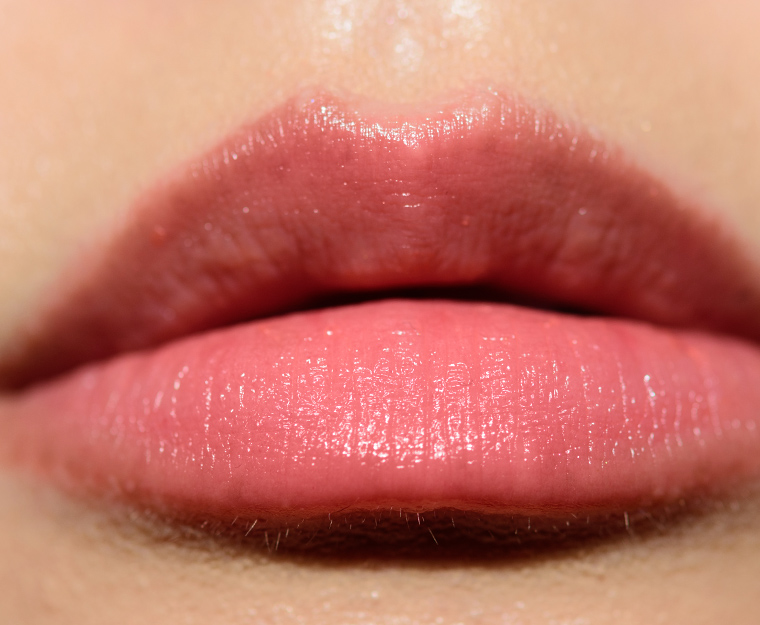 <p class="text-center">Chanel Flirty Coral (916) Rouge Coco Baume Tinted Lip Balm</p>