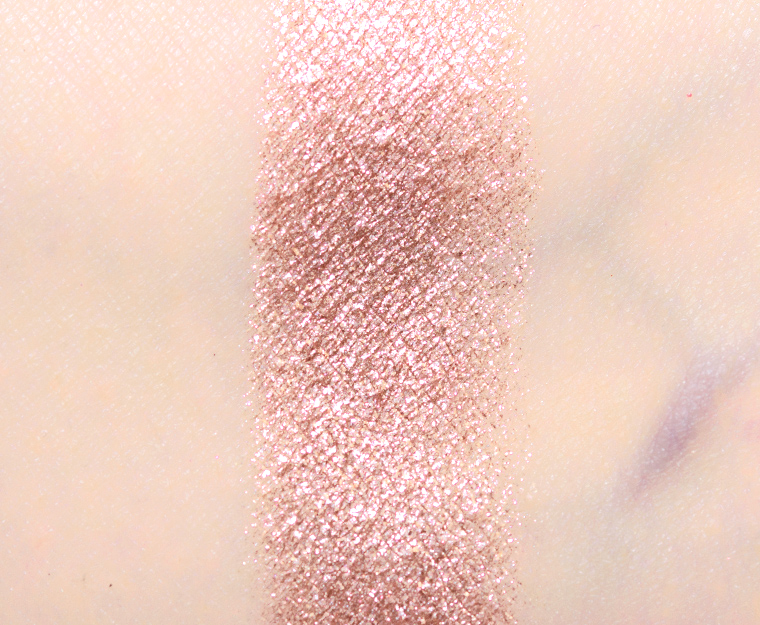 <p class="text-center">Estee Lauder Aubergine Dream #1 Pure Color Envy Luxe Eyeshadow</p>