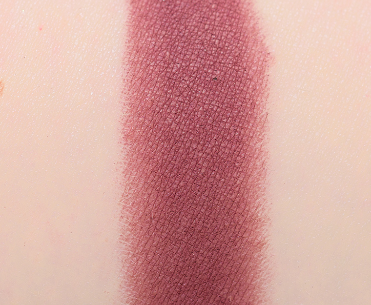<p class="text-center">Estee Lauder Aubergine Dream #2 Pure Color Envy Luxe Eyeshadow</p>