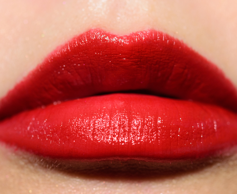 <p class="text-center">Lancome Bisou Bisou (148) L'Absolu Rouge Cream Lipstick (2022)</p>