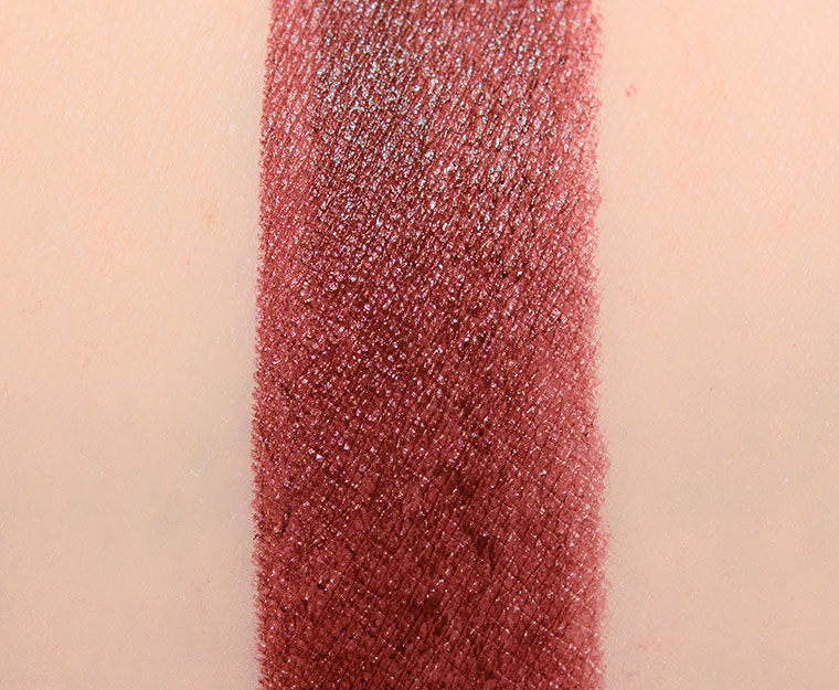 <p class="text-center">Fenty Beauty Flaunty Auntie Icon Semi-Matte Lipstick</p>