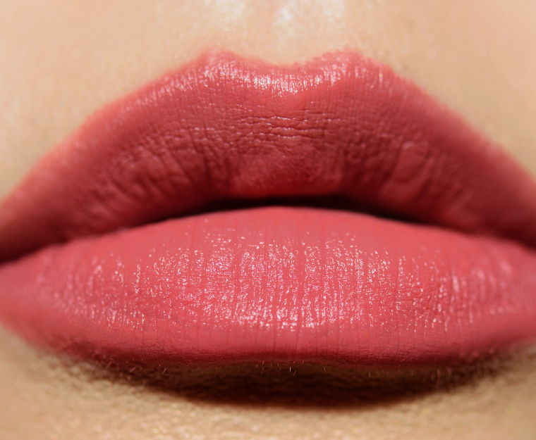<p class="text-center">Tom Ford Beauty Rose de Chine Satin Matte Lip Color</p>