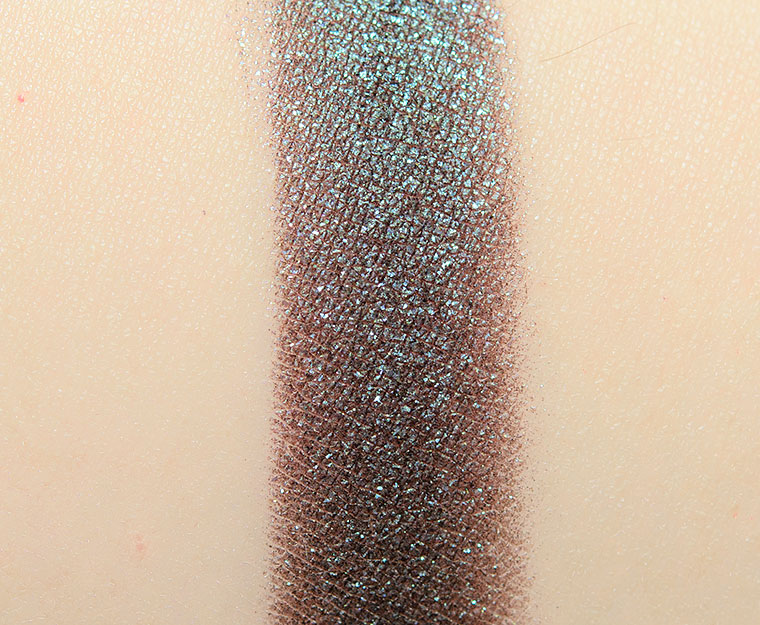 <p class="text-center">Byredo Under the Sky Eyeshadow</p>