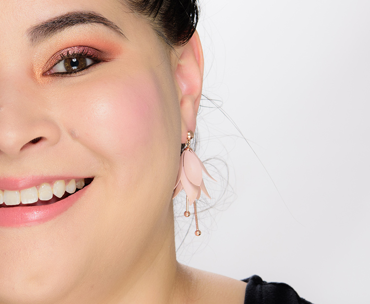 MAC Flowerescent Glow Play Blush