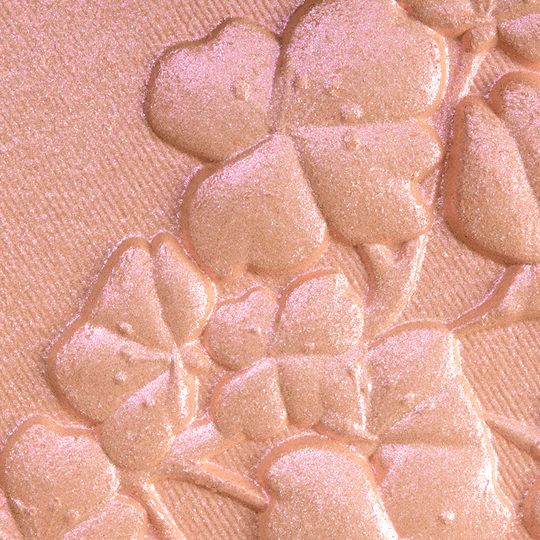 MAC Petallic Metallic Extra Dimension Skinfinish
