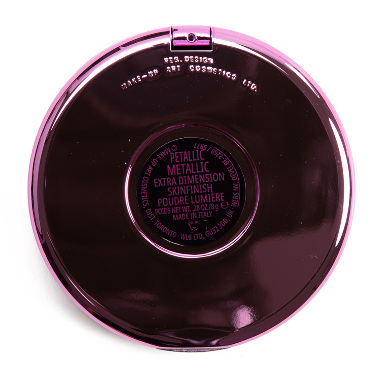 MAC Petallic Metallic Extra Dimension Skinfinish