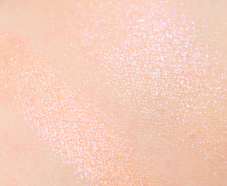 MAC Petallic Metallic Extra Dimension Skinfinish
