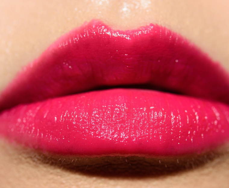 <p class="text-center">MAC Cheery Cherry Love Me Lipstick</p>