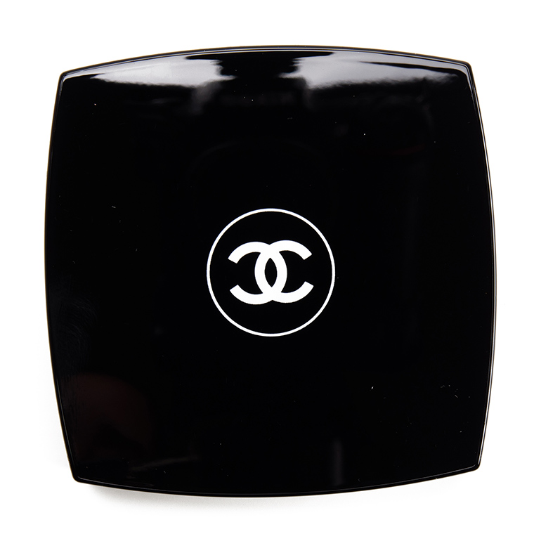 Chanel Reve de Camelia Illuminating Powder