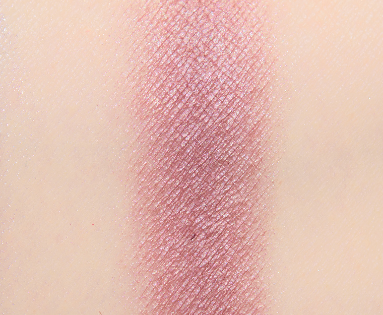 <p class="text-center">Dior Blue Velvet #3 High Colour Eyeshadow</p>
