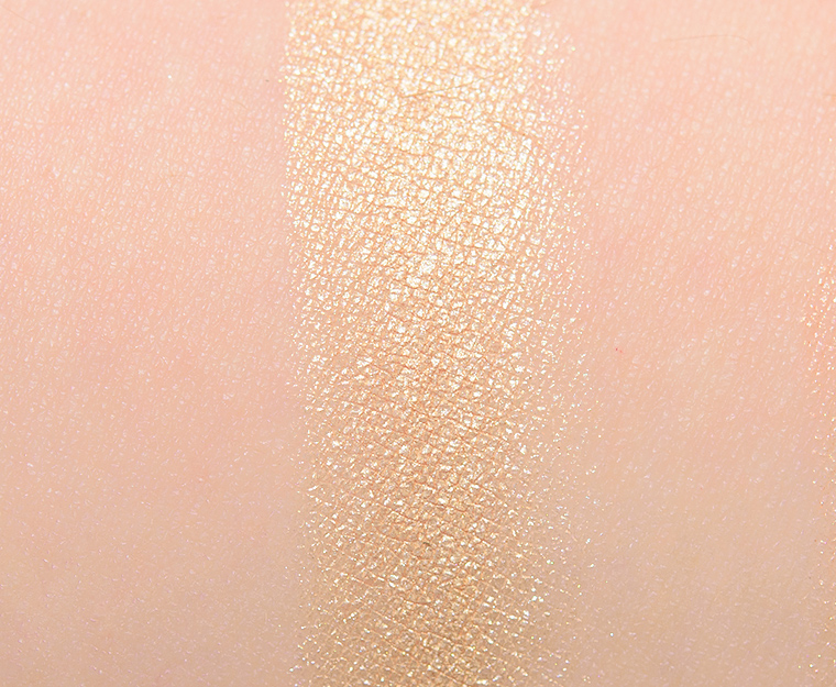 <p class="text-center">Dior Riviera #2 High Colour Eyeshadow</p>