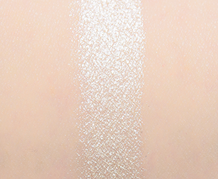 <p class="text-center">MAC Spores Dazzleshadow Extreme</p>