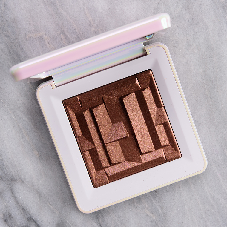 <p class="text-center">Haus Labs Bronzite Bio-Radiant Highlighter</p>