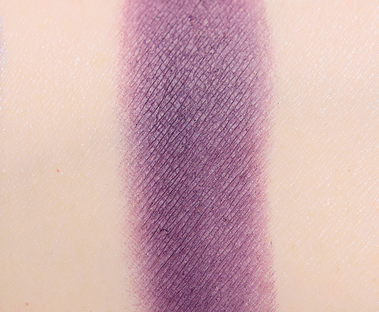 <p class="text-center">Lethal Cosmetics Midnight Pressed Powder Shadow</p>