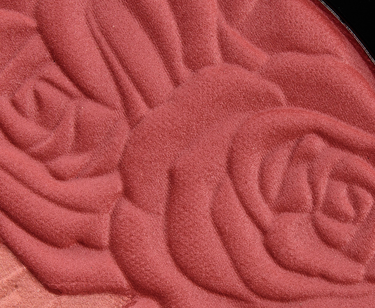 <p class="text-center">Pat McGrath Paradise Glow (Right) Divine Blush</p>