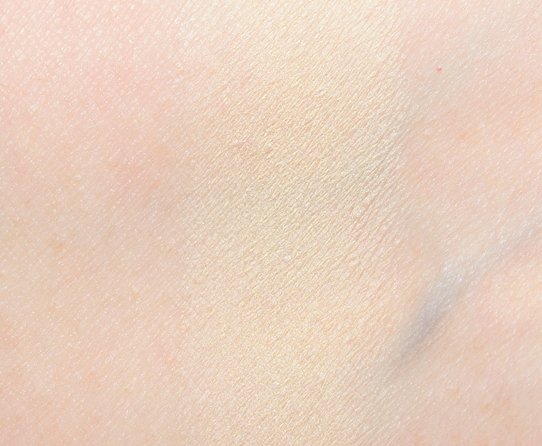 <p class="text-center">Urban Decay Foxy 24/7 Eyeshadow</p>