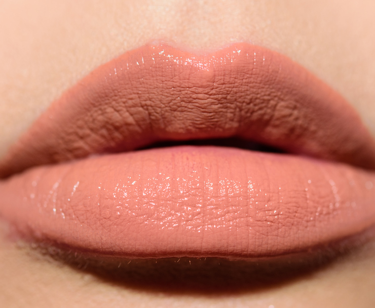 <p class="text-center">Urban Decay Pleased Vice Lip Bond Glossy Liquid Lipstick</p>