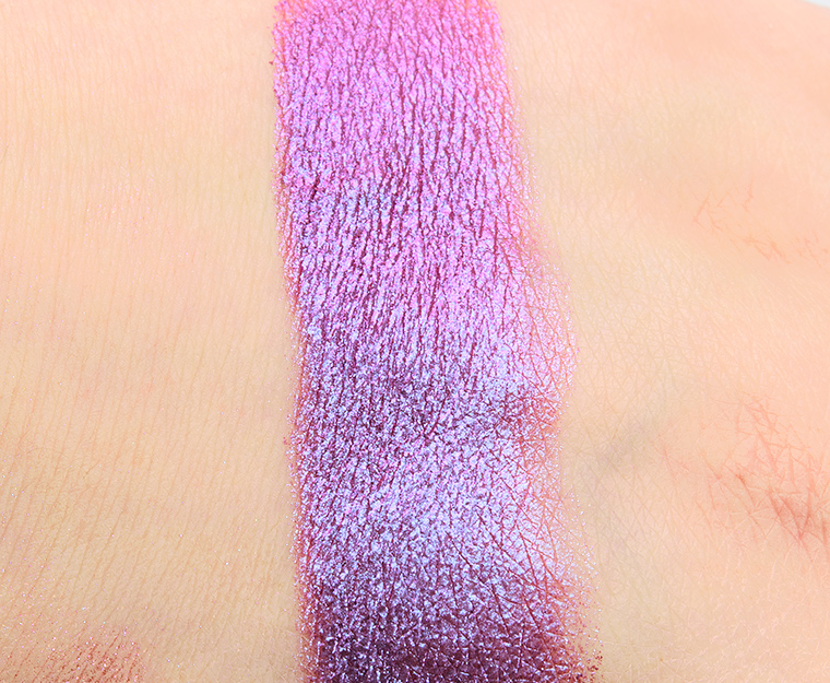 Clionadh Coat of Arms Hybrid Multichrome Eyeshadow