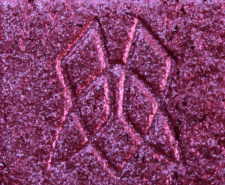 Clionadh King’s Feast Hybrid Multichrome Eyeshadow