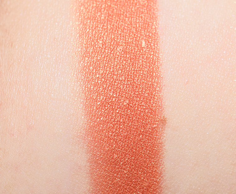 <p class="text-center">Dior Mirror Mirror #1 High Colour Eyeshadow</p>