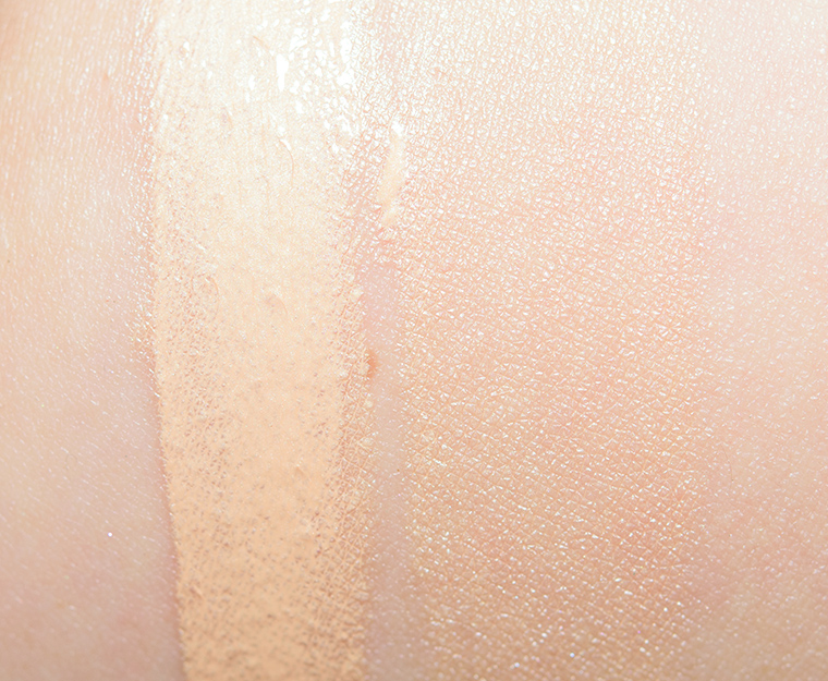 <p class="text-center">elf 1 (Fair Neutral Peach) Halo Glow Liquid Filter</p>