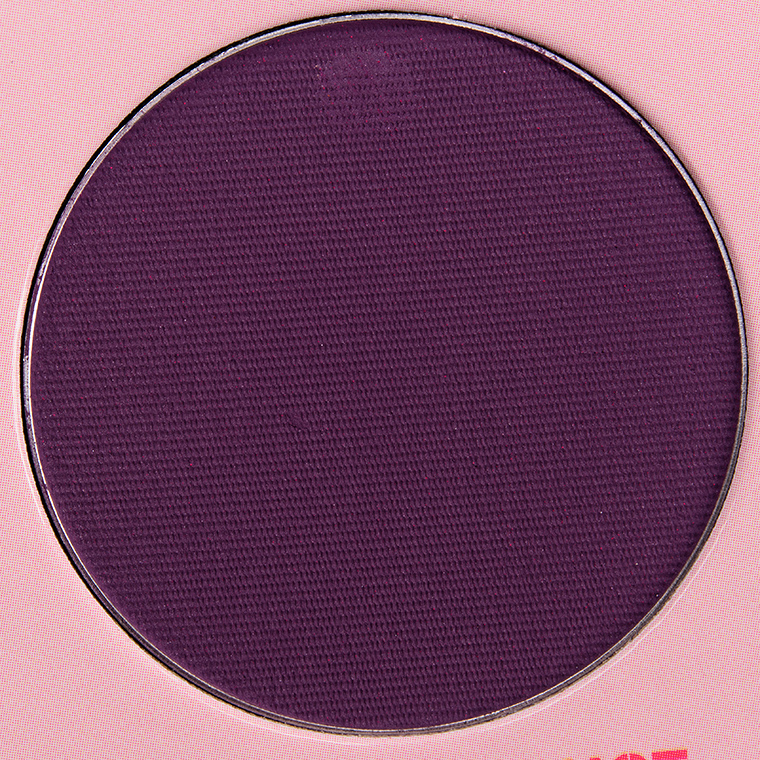 <p class="text-center">Give Me Glow He Loves Me Not Matte Pressed Pigment</p>