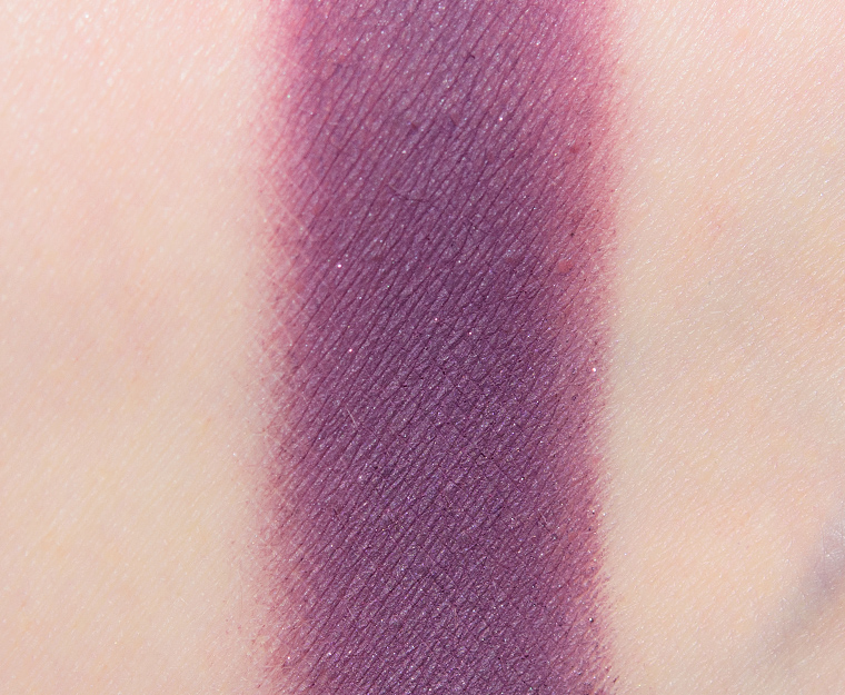 <p class="text-center">Give Me Glow He Loves Me Not Matte Pressed Pigment</p>