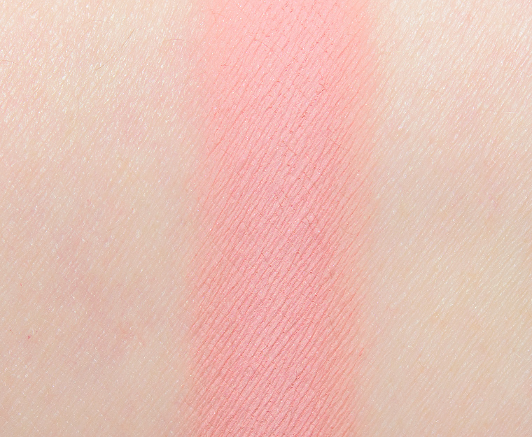 <p class="text-center">Give Me Glow He Loves Me Matte Pressed Pigment</p>