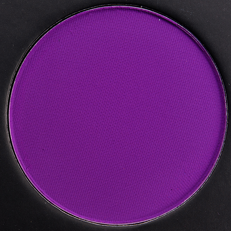 Give Me Glow I\'m 100% That Witch Matte Pressed Shadow