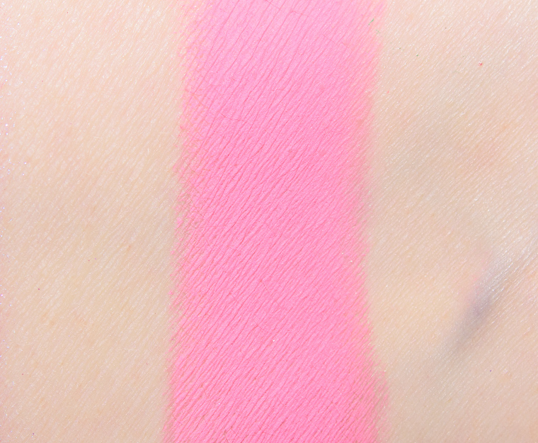 <p class="text-center">Give Me Glow Let's Hex Our Exes Matte Pressed Pigment</p>